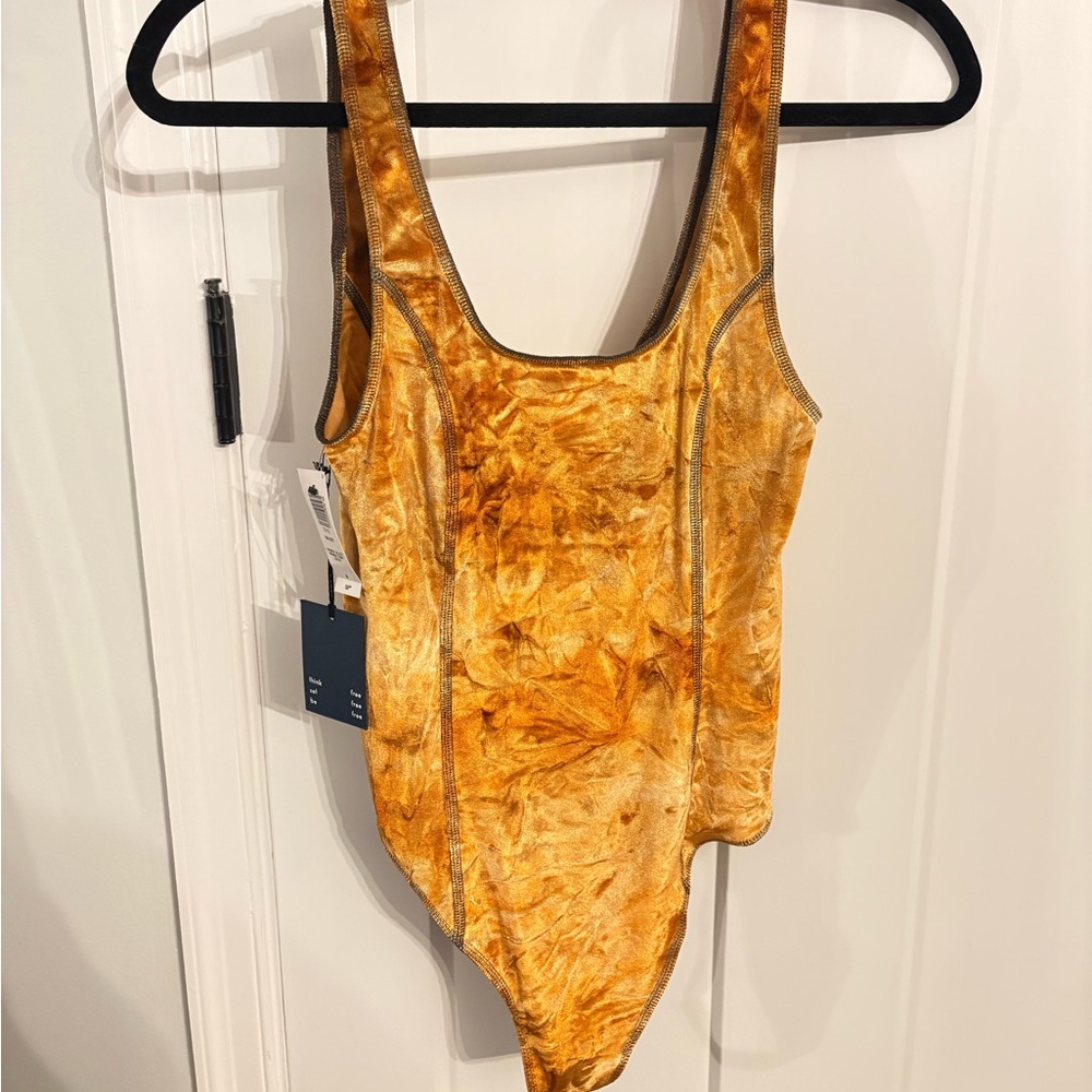 Aritzia Wilfred Free Burnt Orange Velvet Bodysuit